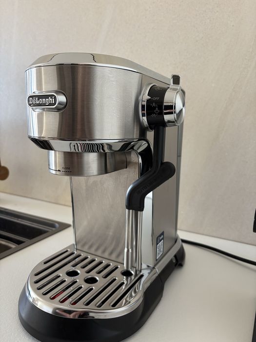 Кофеварка De’Longhi Dedica Maestro Plus EC950.M