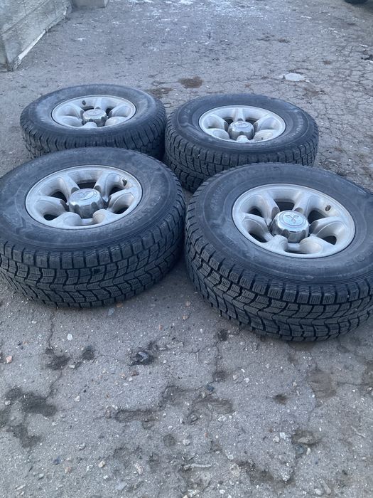 Автомобильные шины с дисками