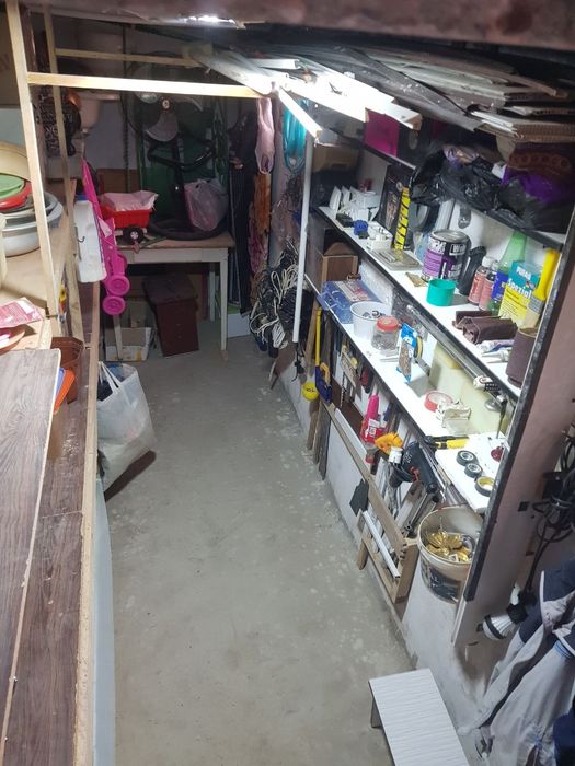 Uy srochna sotiladi 2 xona 1 etaj