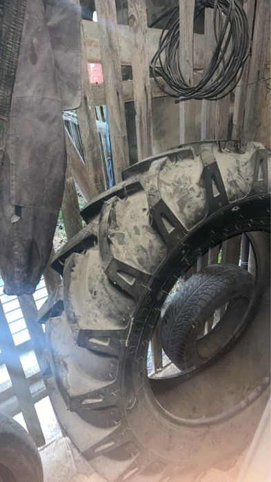Vand cauciucuri tractor