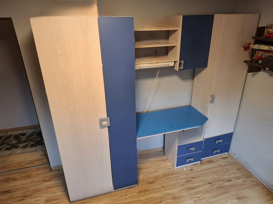 Set Mobila Albastra cu Crem de Lemn cu Birou si Noptiera