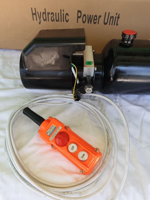 Pompa basculare Iveco   Ford ,Sprinter Remorci agricole