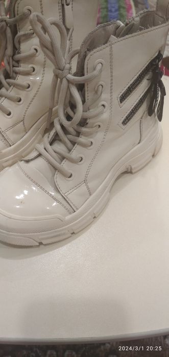 Продам детскую обувь