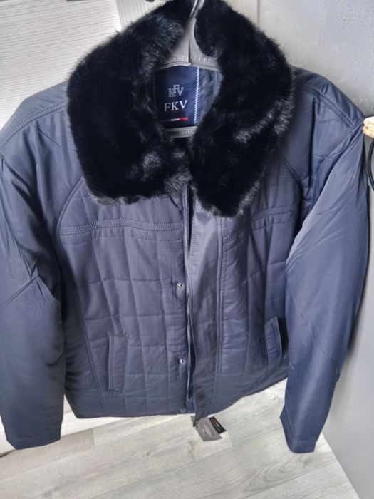 Продам зимний куртку