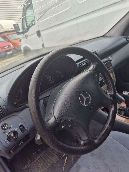 Автомобил Mercedes-Benz  C200 CDi  2002г. 116к.с.За Части!