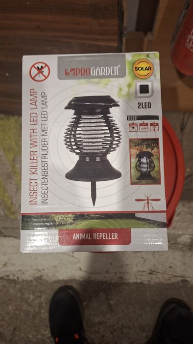 Lampa solara anti țânțari