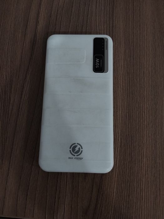 Наушники Marshall 4 , и повербанк