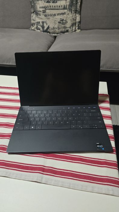 Dell xps 9320  1 Tb  i7 - 1260P 13.8 inch