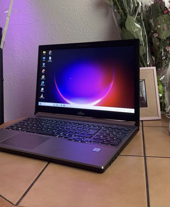 Laptop de vanzare sau piese din el