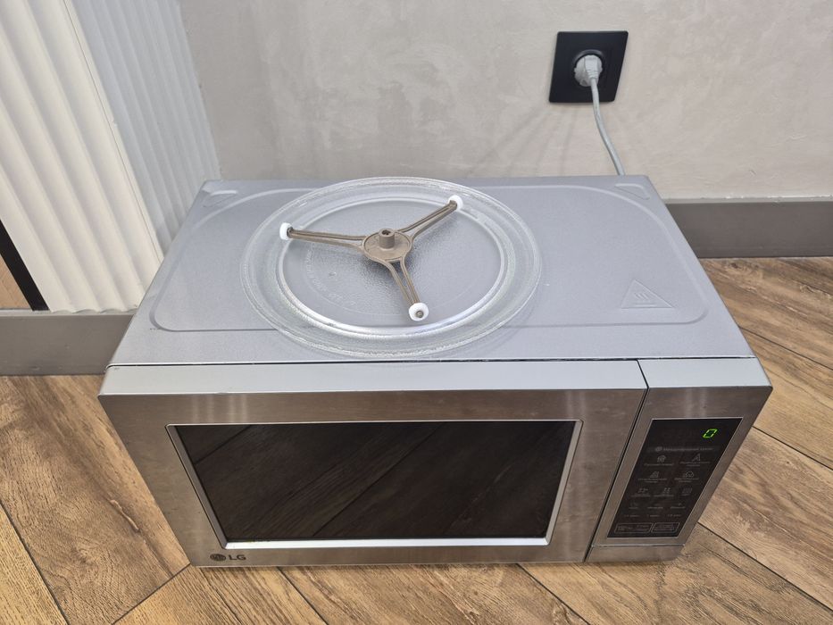 Микроволновая печь LG MS-2044V
