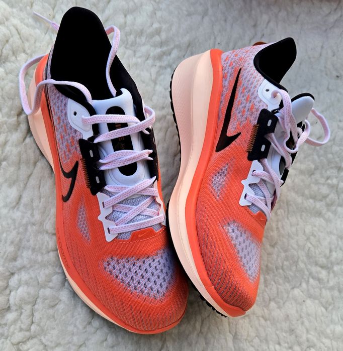 Nike Vomero 17 оригинални дамски сникърси 39 номер нови