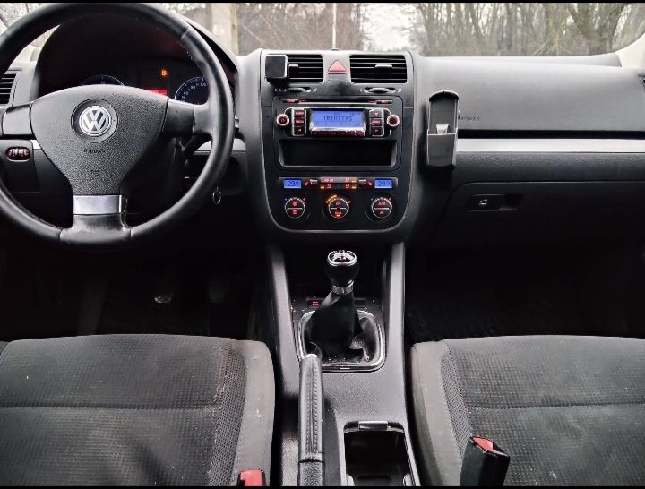 Vând Volkswagen golf 5 break 1.9tdi