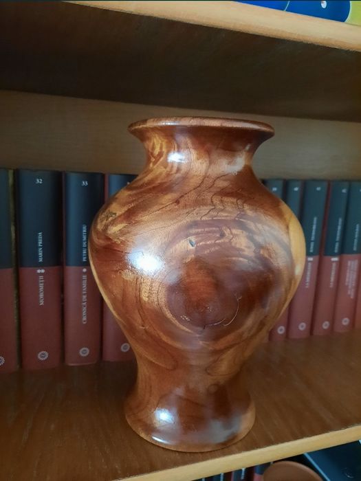 Lemn exotic ( provenientă Cuba)