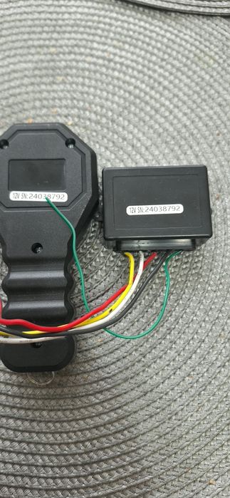 продавам дистанционно управление за джипова лебетка power winch чисто