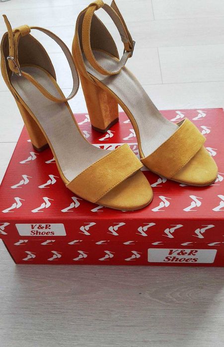 Sandale piele intoarsa 37,NOI, Dama, ambalaj original, marca Bratex