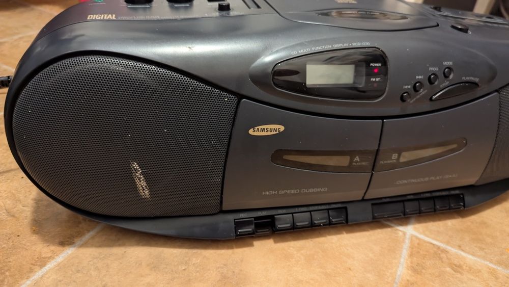 Radiocasetofon cu cd Samsung RCD 1230
