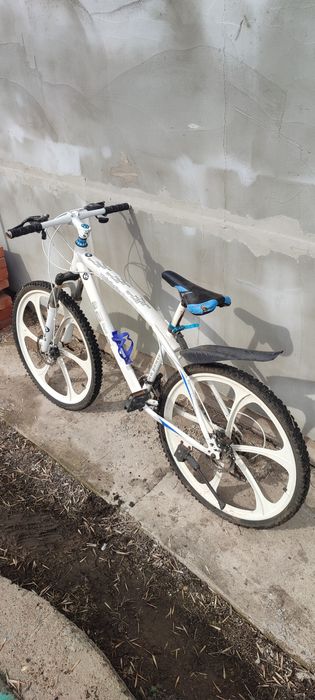 Продам велосипед BMW