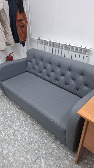 Продам офисный диван