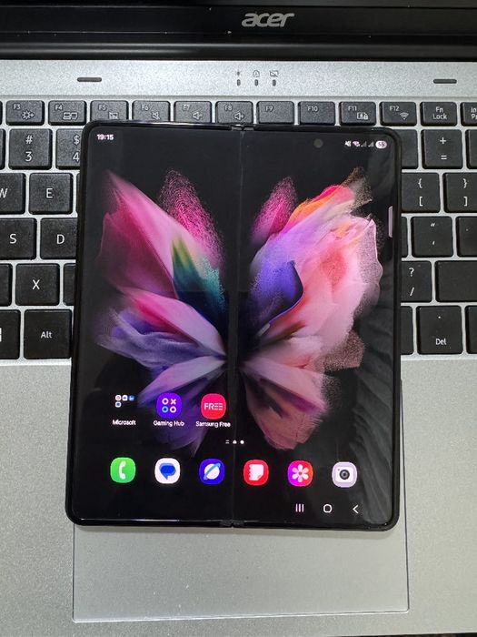 Samsung z fold 3 12/256 sotiladi yoki obmen