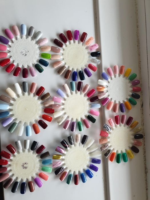 Гел лак и етажерки