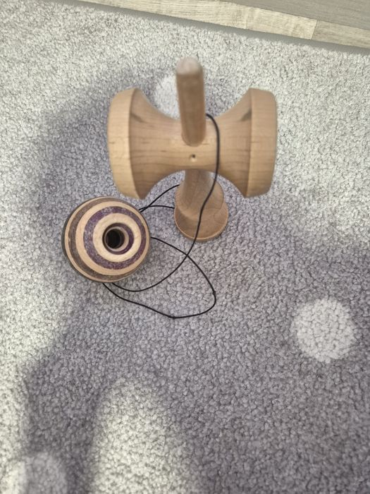 Kendama Europa cu 3 semnaturi