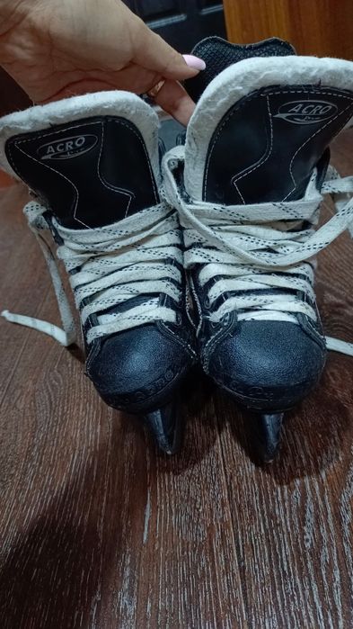 Продам коньки детские