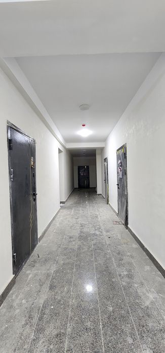 Юнусобод напротив 16кв ЖК Туркистон 1комнатная 39квм +5квм балкон