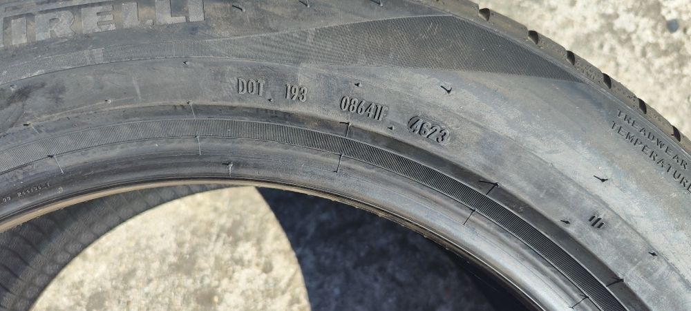 Vând 2 cauciucuri unul Goodyear 215 65 R17 și unul  Pirelli 235 55 R 19