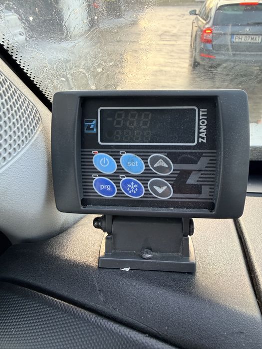 IVECO DAILY BOX / 8 europaleti/ lift /AXA DUBLA SPATE/ aparat frig ,AC