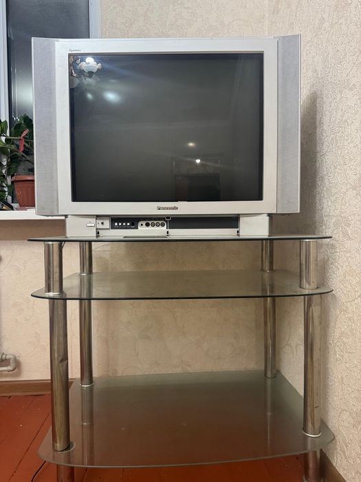 Телевизор и подставка