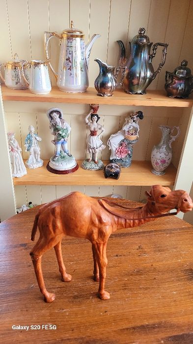 Декоративна фигура на камила