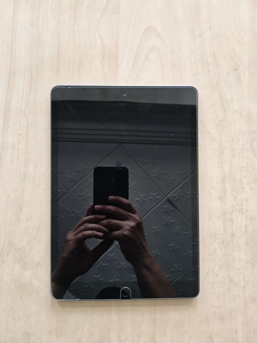 Продам iPad 8 поколения