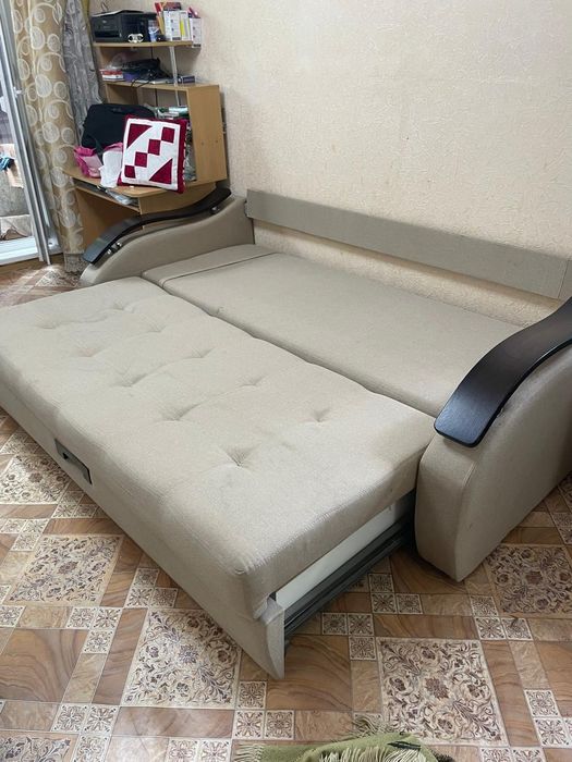 Срочно продается диван