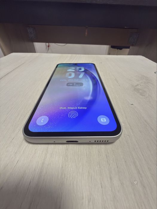 Samsung a54 5g в отлично състояние 128gb със оригинално зарядно 45w