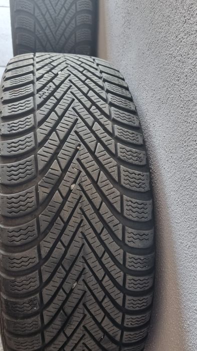 Гуми Pirelli 205 55 16 + джанти