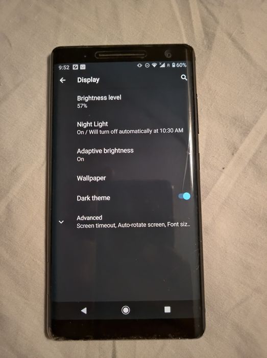 Nokia 8 Sirocco cu ecran crăpat ușor