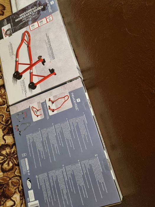 Мото стойки налични 2бр
