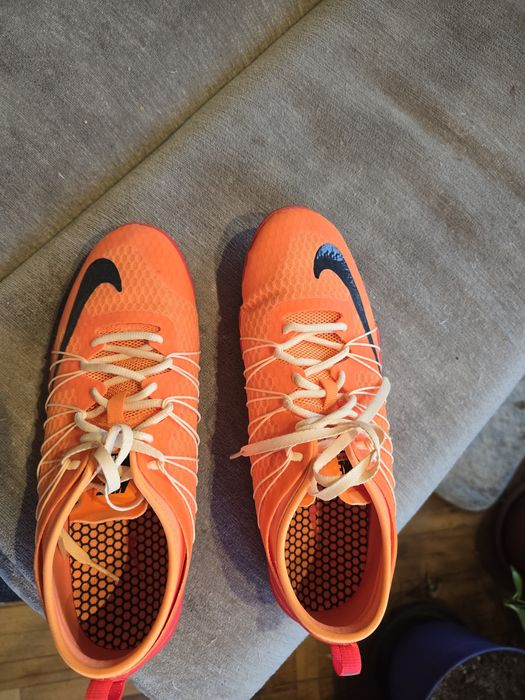 Nike( унисекс)- 38.5 номер.