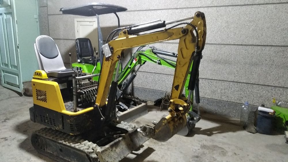 Мини эксковатор хизмати