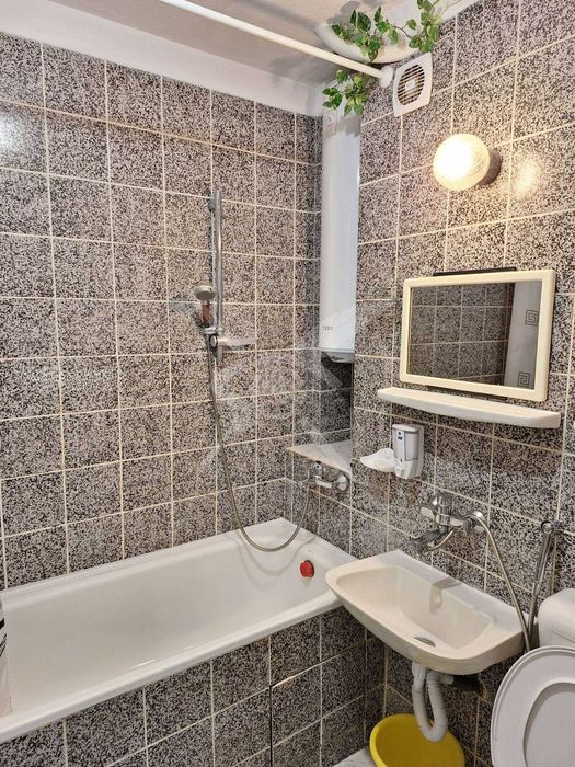 Двустаен апартамент - кв. Тракия - 11873821