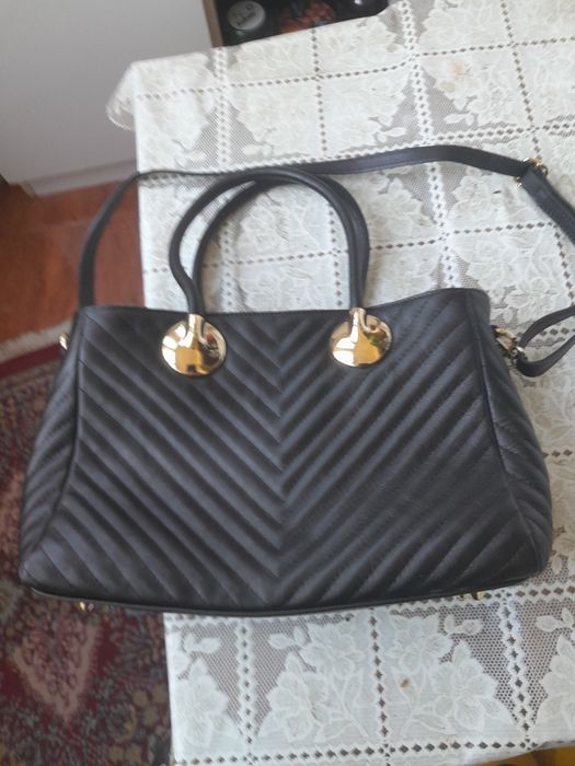 Vând foarte convenabil genți de dama 25 lei bucata