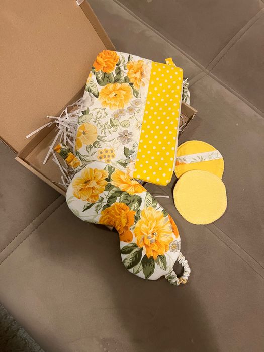 Подаръчен комплект маска за сън и несесер 100% памук