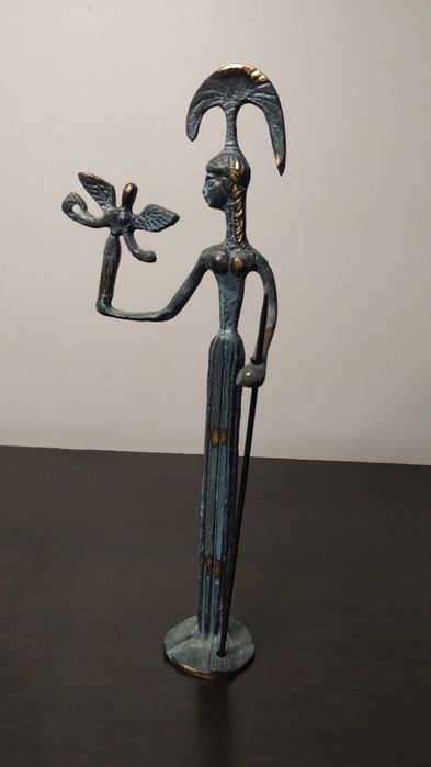 Много красива, модернистична статуетка на Атина Палада. Бронз.