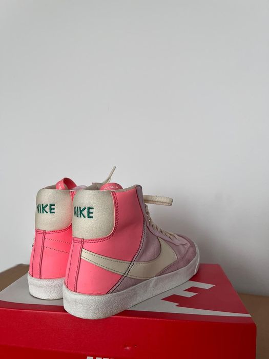 Adidasi Nike Blazer Mid '77 SE dama.