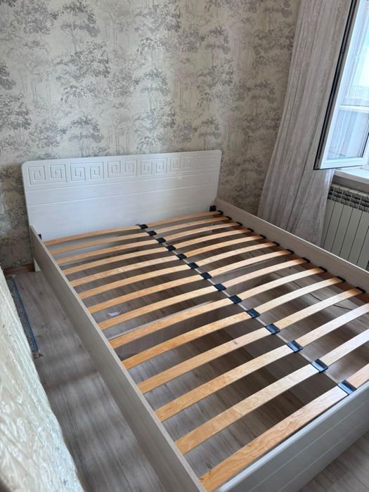 Продам двуспальную кровать