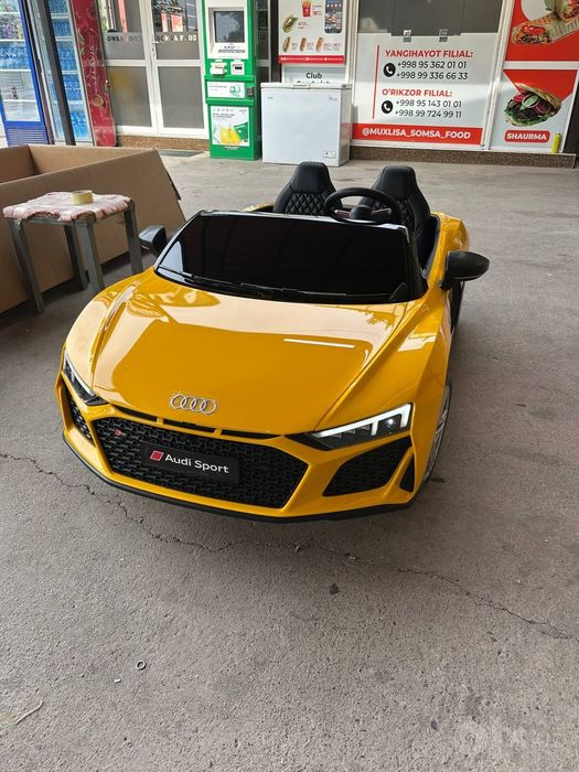 Bolalar moshinasi Audi r8