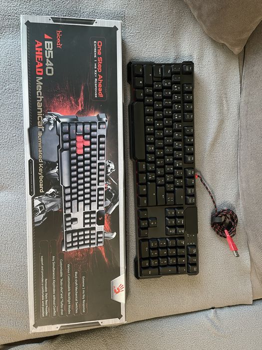 BLOODY B540 - геймърска клавиатура