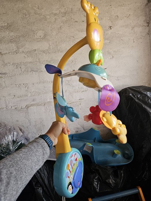 Музикална въртележка за кошара 2в1 Fisher Price и активна гимнастика