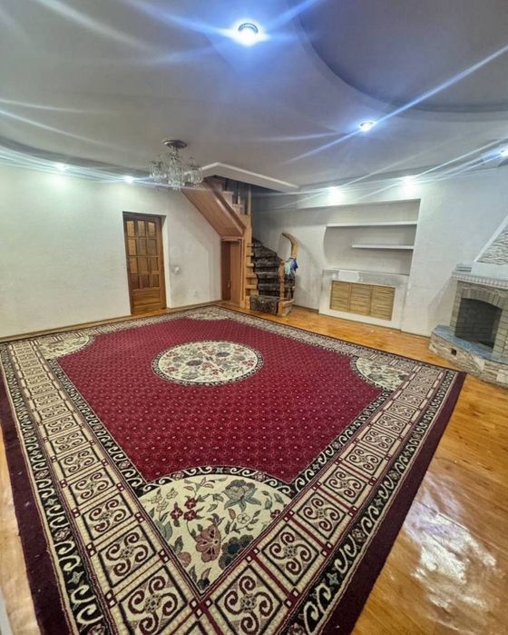 Квартира продается 4/3/10 на Бобуре