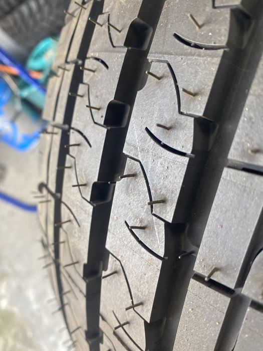 215/65/15C Kleber Vara